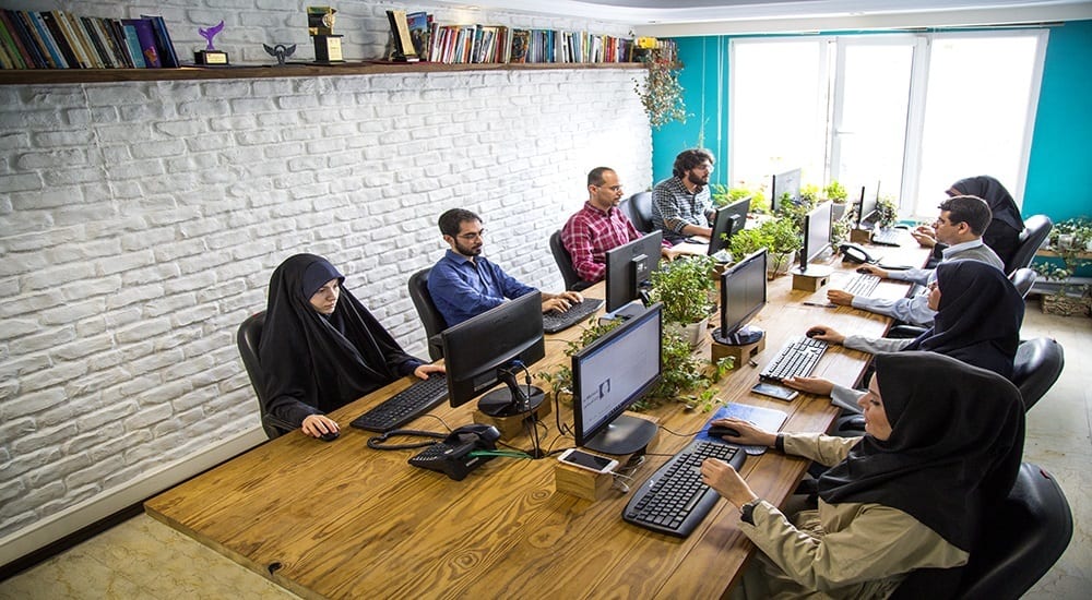 آخرین آگهی های استخدام حصین (مایکت، طاقچه، مگنت و…) | تابستان 1404