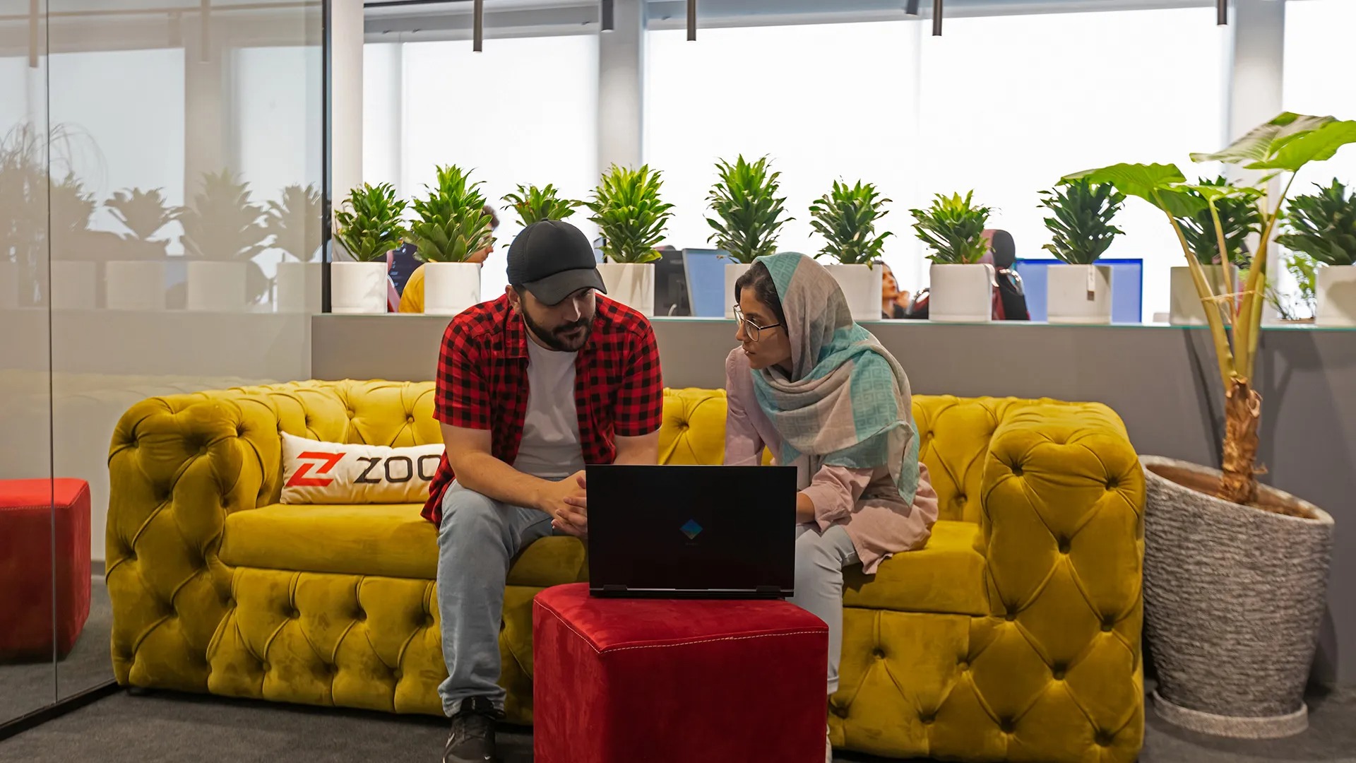 آخرین آگهی های استخدام در زومیت | 17 شهریور 1404