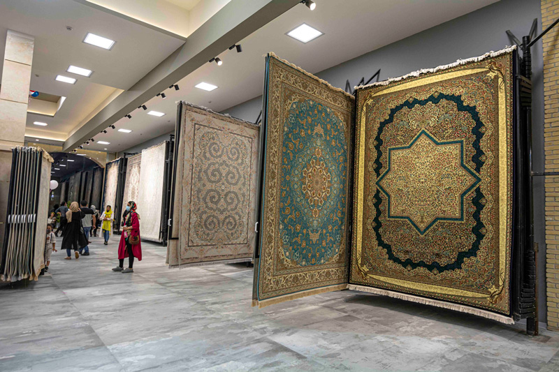 جدیدترین آگهی های استخدام در شرکت فرش الماس کویر | 17 شهریور 1404