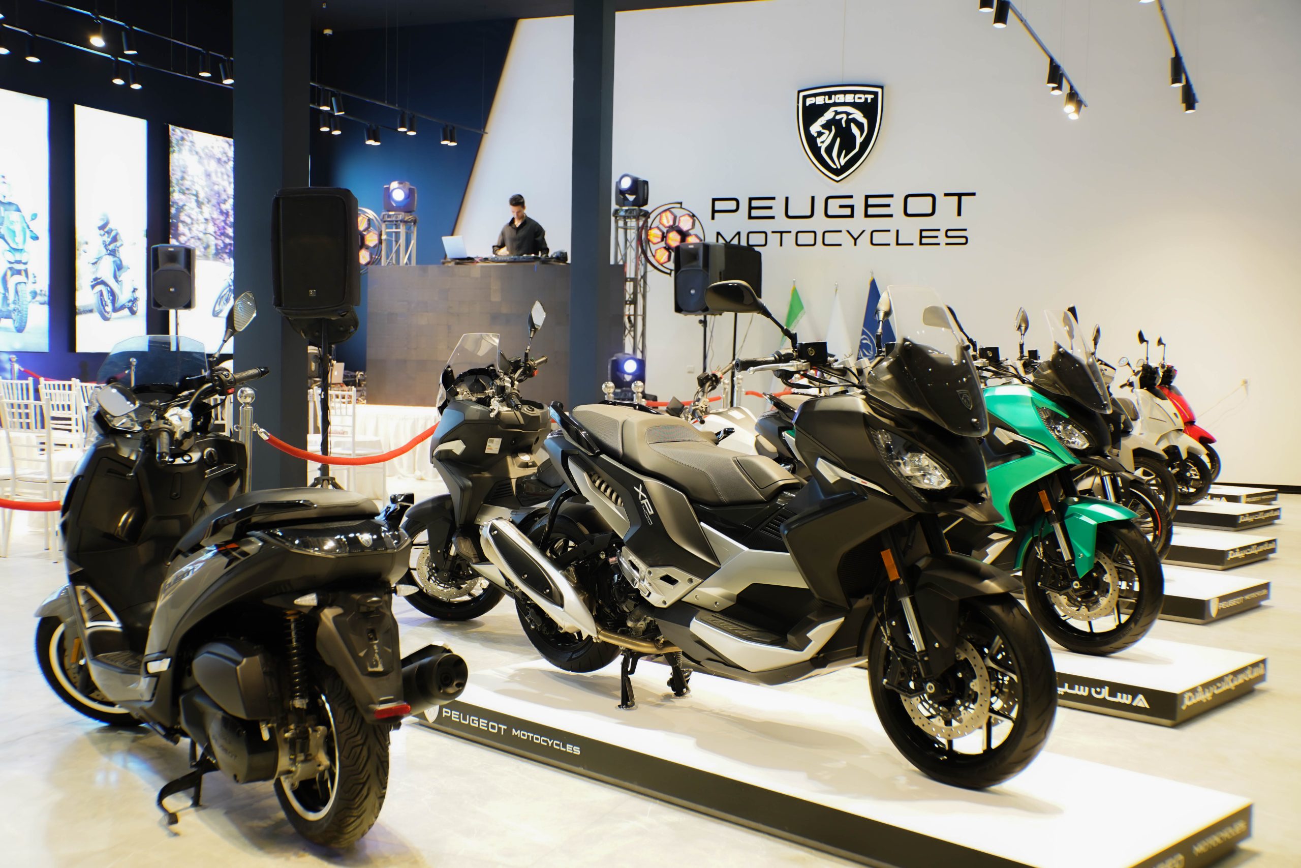 جدیدترین موقعیت‌های شغلی آسان سیکلت پیشتاز | ۲ آذر ۱۴۰۴