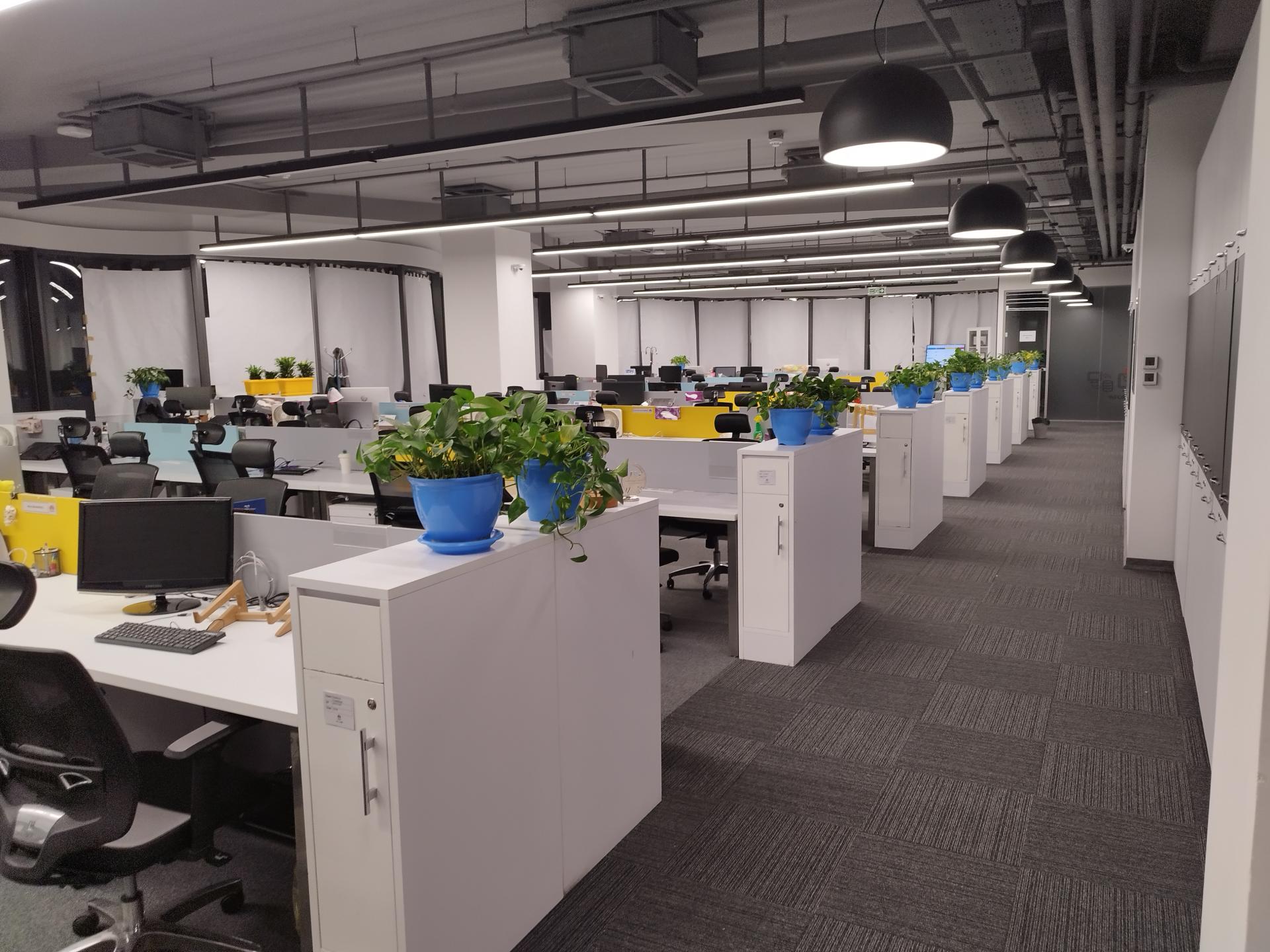 جدیدترین موقعیت‌های شغلی شرکت خدمات تکنولوژی هوآوی ایرانیان | ۱۱ آبان ۱۴۰۴