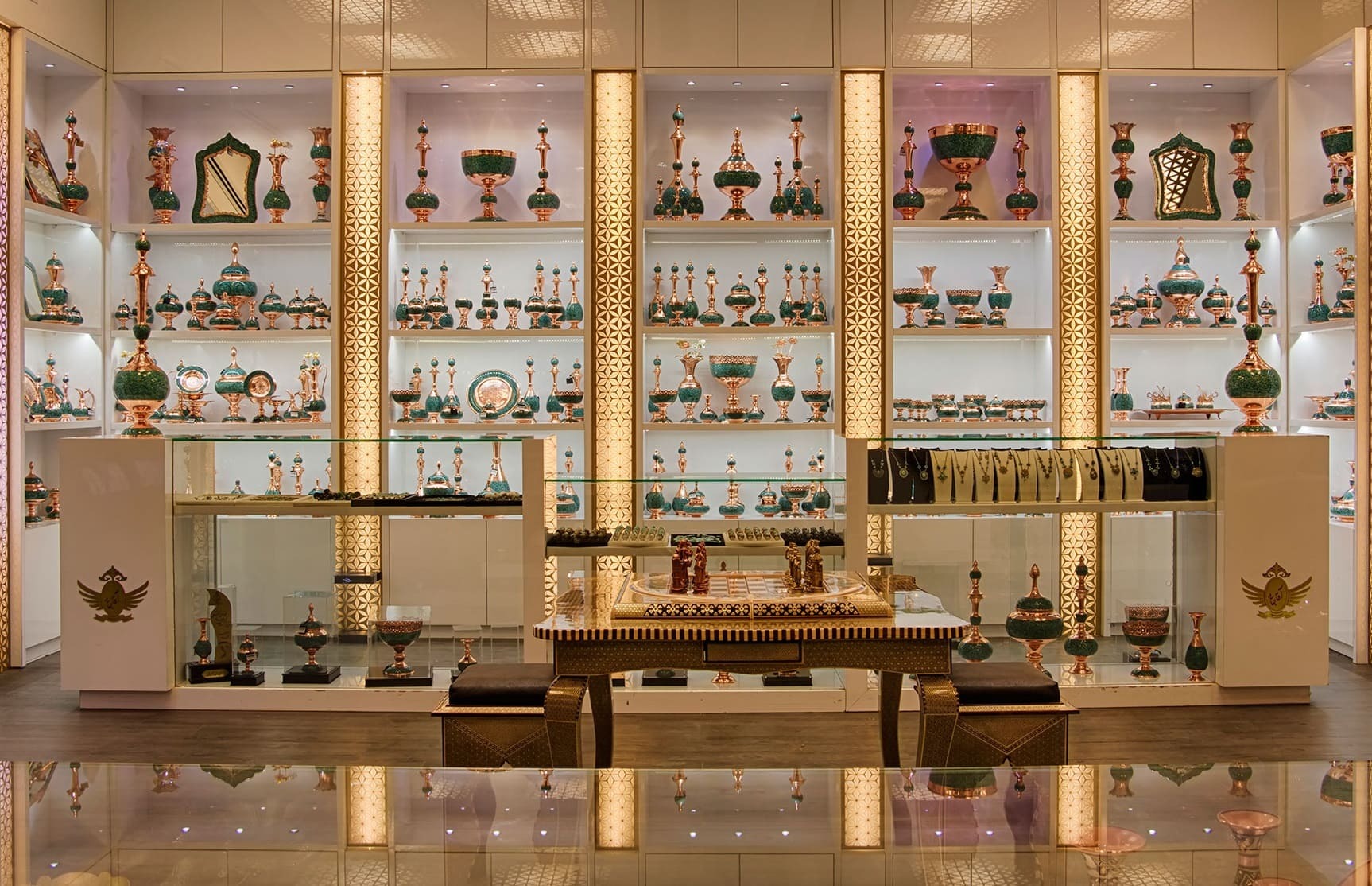 جدیدترین موقعیت‌های شغلی صنایع دستی آقاجانی | ۱۲ آذر ۱۴۰۴